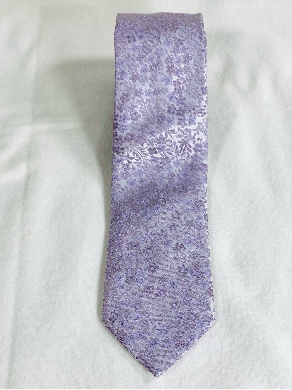 Michael Kors Floral Dusty Lavender Jacquard Windsor Tie Elegant Brocade Pattern